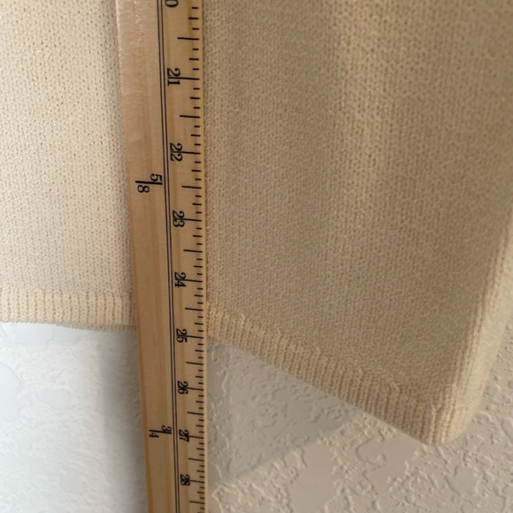 Vtg St. John by Marie Gray Sweater Skirt Set Santana Knit Size 10 Cream - Picture 15 of 15